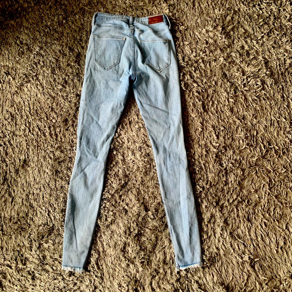 3/$20 Bundle & Save - LIGHT WASH HOLLISTER JEANS